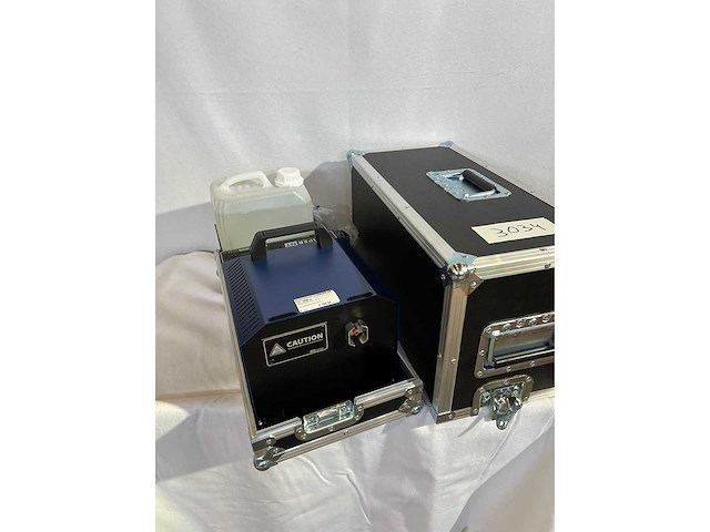 Look - viper nt + flightcase - fog machine - afbeelding 1 van  3
