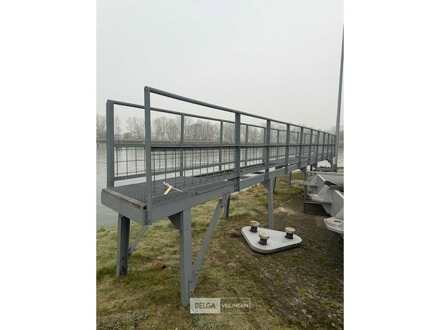 Loopbrug ± l1400 cm - afbeelding 1 van  3