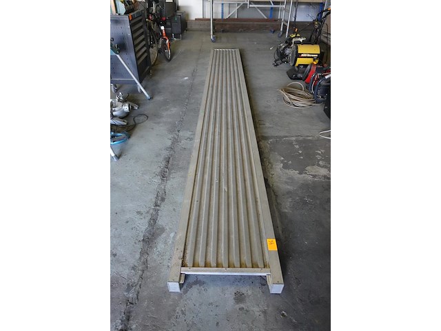 Loopbrug - afbeelding 1 van  2