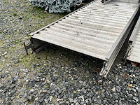 Looppad 1x 6000mm 1x 5000mm + drievoudige ladder - afbeelding 6 van  7
