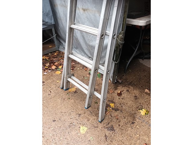 Lot 1 - aluminium ladder - afbeelding 2 van  3