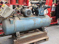 Lot 1 - compressor 3 cylinder met schakelkast - afbeelding 1 van  5