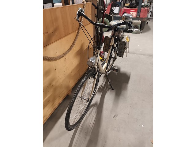 Lot 1 - damesfiets venturelli en fietspomp - afbeelding 4 van  6