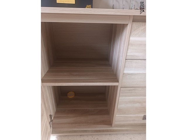 Lot 1 - dressoir kast - afbeelding 3 van  4