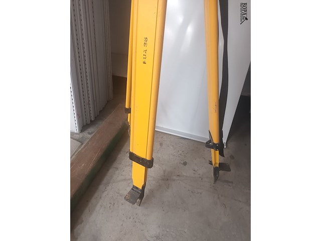 Lot 1 - driepoot statief - afbeelding 3 van  3