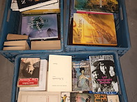 Lot 1 - franstalige boeken. 3 bakken - afbeelding 1 van  5