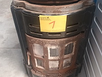 Lot 1 - gietijzeren kolenkachel