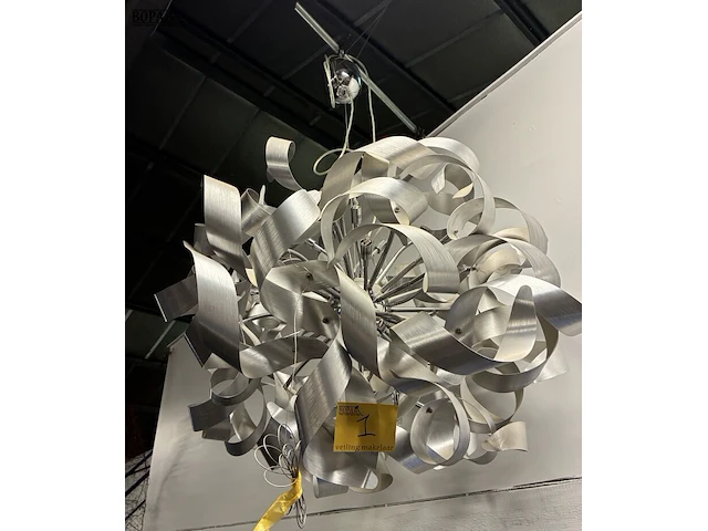 Lot 1 - grote aluminium hanglamp - afbeelding 1 van  4