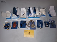 Lot 1 - halsketting avon. 7 stuks - afbeelding 1 van  6