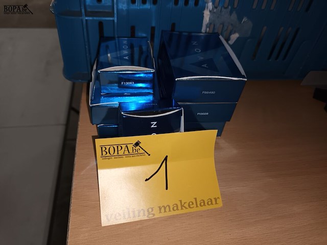 Lot 1 - halsketting avon. 7 stuks - afbeelding 6 van  6