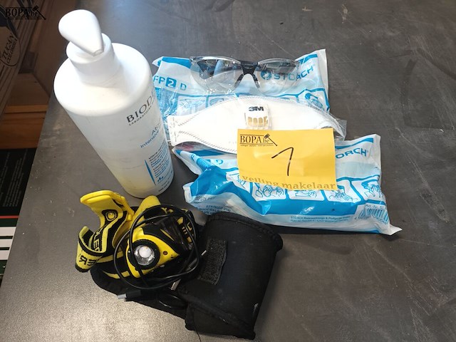 Lot 1 - handzeep, koplamp, bril en fp2 maskers - afbeelding 1 van  4