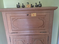 Lot 1 - houten barkast