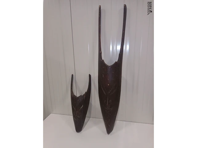 Lot 1 - houten wanddecoratie. 2 stuks - afbeelding 1 van  5