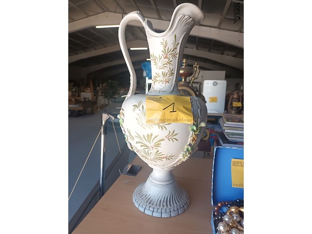 Lot 1 - italiaanse siervaas - afbeelding 1 van  4
