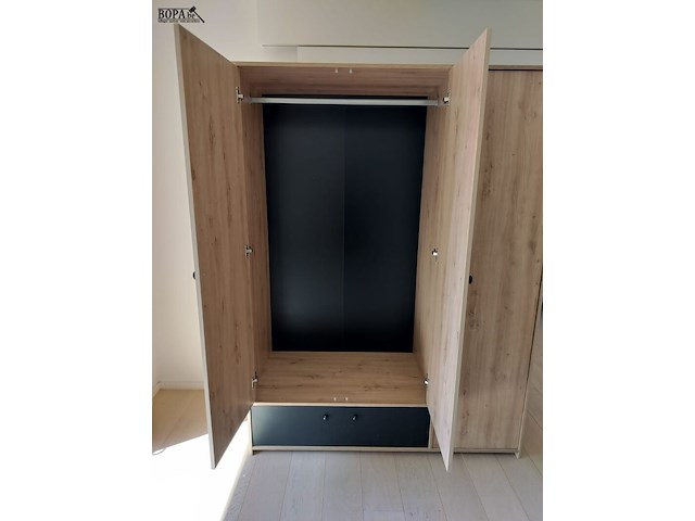Lot 1 - kleerkast - afbeelding 4 van  5