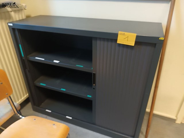 Lot 1 - lage roldeurkast - afbeelding 1 van  2