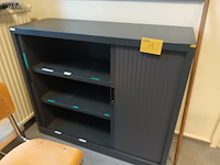 Lot 1 - lage roldeurkast - afbeelding 1 van  2