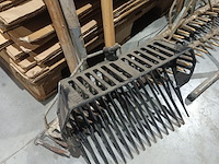 Lot 1 - mestvork en harken. 4 stuks - afbeelding 2 van  4