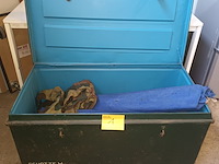 Lot 1 - metalen koffer met inhoud