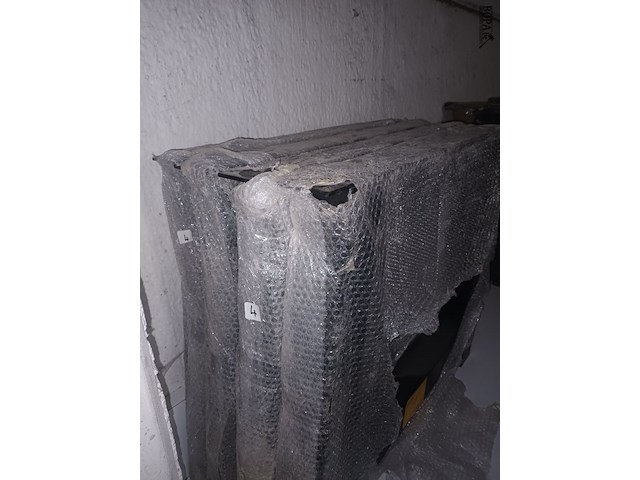 Lot 1 - metalen tafelpoten a-vorm. 4 stuks - afbeelding 3 van  4