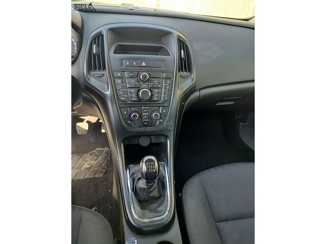 Lot 1 - opel astra (2014-chass.w0lpc6ew1eg010023) - afbeelding 3 van  33