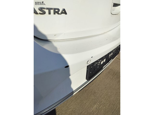 Lot 1 - opel astra (2014-chass.w0lpc6ew1eg010023) - afbeelding 18 van  33