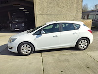 Lot 1 - opel astra (2014-chass.w0lpc6ew1eg010023) - afbeelding 12 van  33