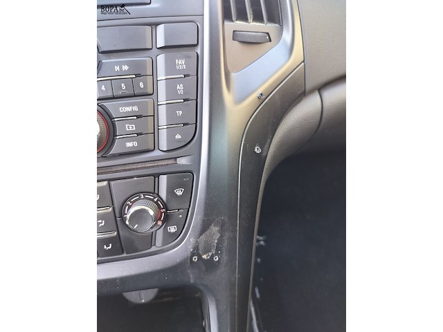 Lot 1 - opel astra (2014-chass.w0lpc6ew1eg010023) - afbeelding 27 van  33