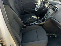 Lot 1 - opel astra (2014-chass.w0lpc6ew1eg010023) - afbeelding 32 van  33