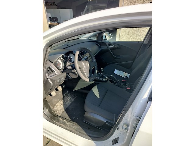 Lot 1 - opel astra (2014-chass.w0lpc6ew1eg010023) - afbeelding 33 van  33