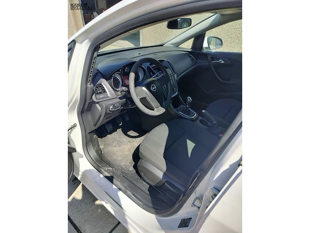 Lot 1 - opel astra (2014-chass.w0lpc6ew7eg009894) - afbeelding 3 van  30