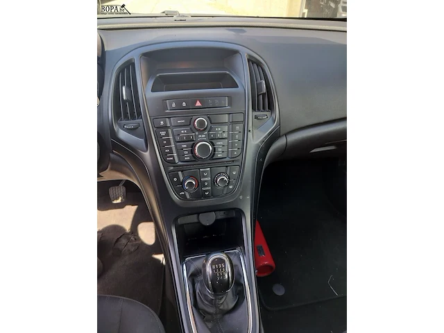 Lot 1 - opel astra (2014-chass.w0lpc6ew7eg009894) - afbeelding 4 van  30