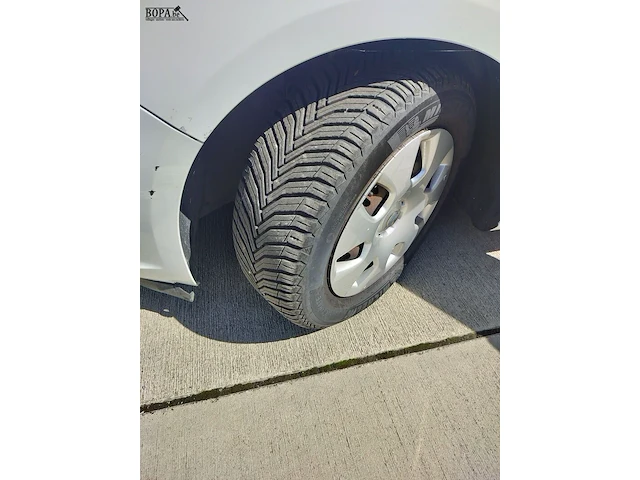Lot 1 - opel astra (2014-chass.w0lpc6ew7eg009894) - afbeelding 22 van  30