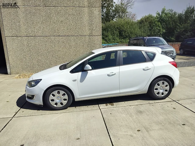 Lot 1 - opel astra (2014-chass.w0lpc6ew7eg009894) - afbeelding 12 van  30