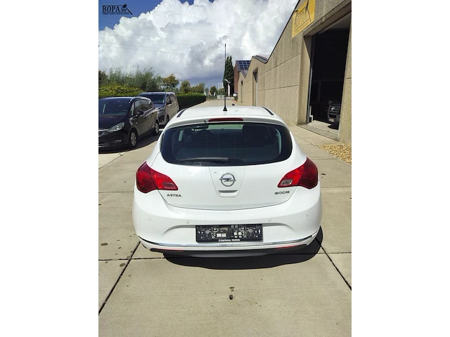 Lot 1 - opel astra (2014-chass.w0lpc6ew7eg009894) - afbeelding 23 van  30