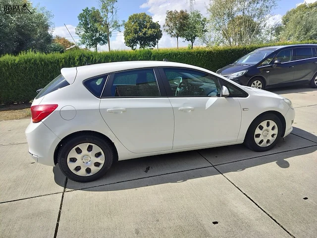Lot 1 - opel astra (2014-chass.w0lpc6ew7eg009894) - afbeelding 25 van  30