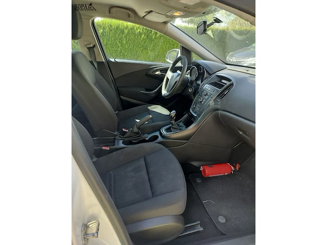 Lot 1 - opel astra (2014-chass.w0lpc6ew7eg009894) - afbeelding 30 van  30