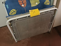 Lot 1 - opvouwbaar tuinbed met kussen