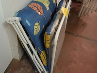 Lot 1 - opvouwbaar tuinbed met kussen - afbeelding 2 van  2