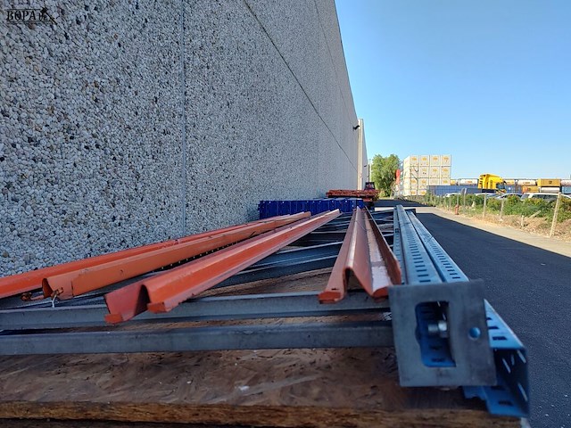 Lot 1 - palletstelling met 2 staanders - afbeelding 2 van  2