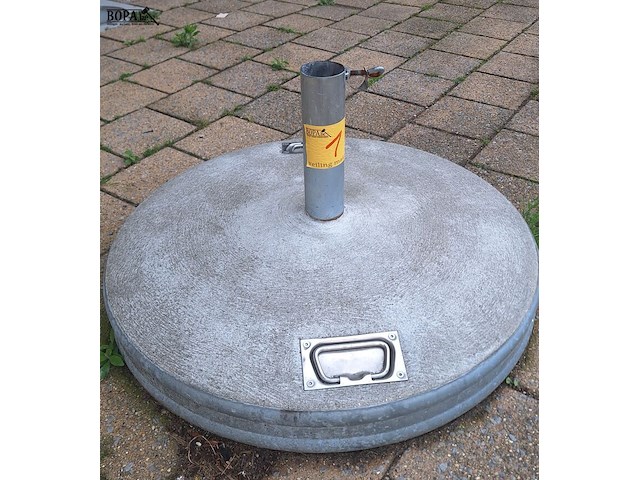 Lot 1 - parasol met voet - afbeelding 2 van  5