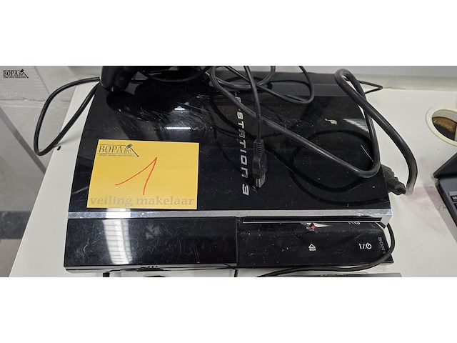 Lot 1 - playstation 3 console + controller + 5 spellen - afbeelding 4 van  10