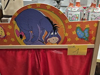 Lot 1 - poppenkast met gordijntjes - afbeelding 2 van  4