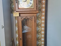 Lot 1 - staande klok eikenhout - traditionele stijl - afbeelding 2 van  4
