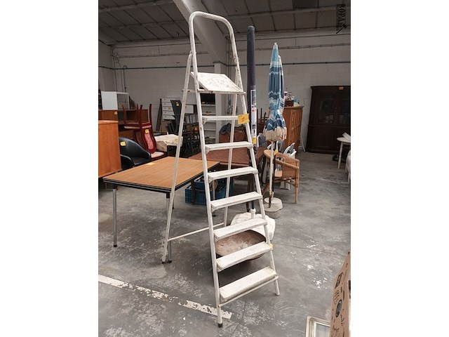Lot 1 - trapladder - afbeelding 1 van  3