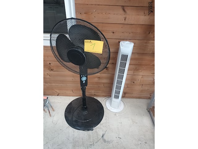 Lot 1 - ventilator. 2 stuks - afbeelding 1 van  4
