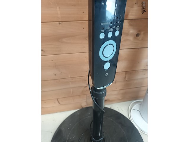 Lot 1 - ventilator. 2 stuks - afbeelding 3 van  4
