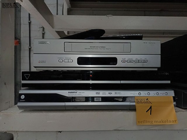 Lot 1 - video recorder en dvd recorders. 3 stuks - afbeelding 1 van  8