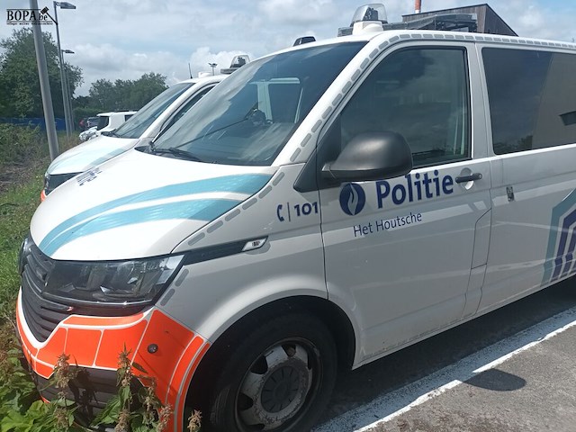 Lot 1 - volkswagen kombi (2022-chass.wv2zzz7hzmx014871) - afbeelding 1 van  14