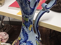 Lot 10 - alcobaça keramische vaas uit portugal